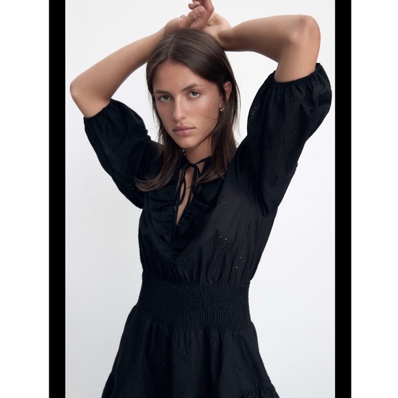 ZARA eyelet ruffled dress - Picture 4 of 13